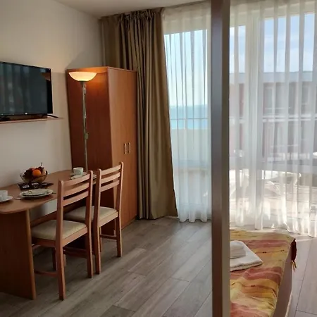 Studio Marina Sea View-bastetbs شقة